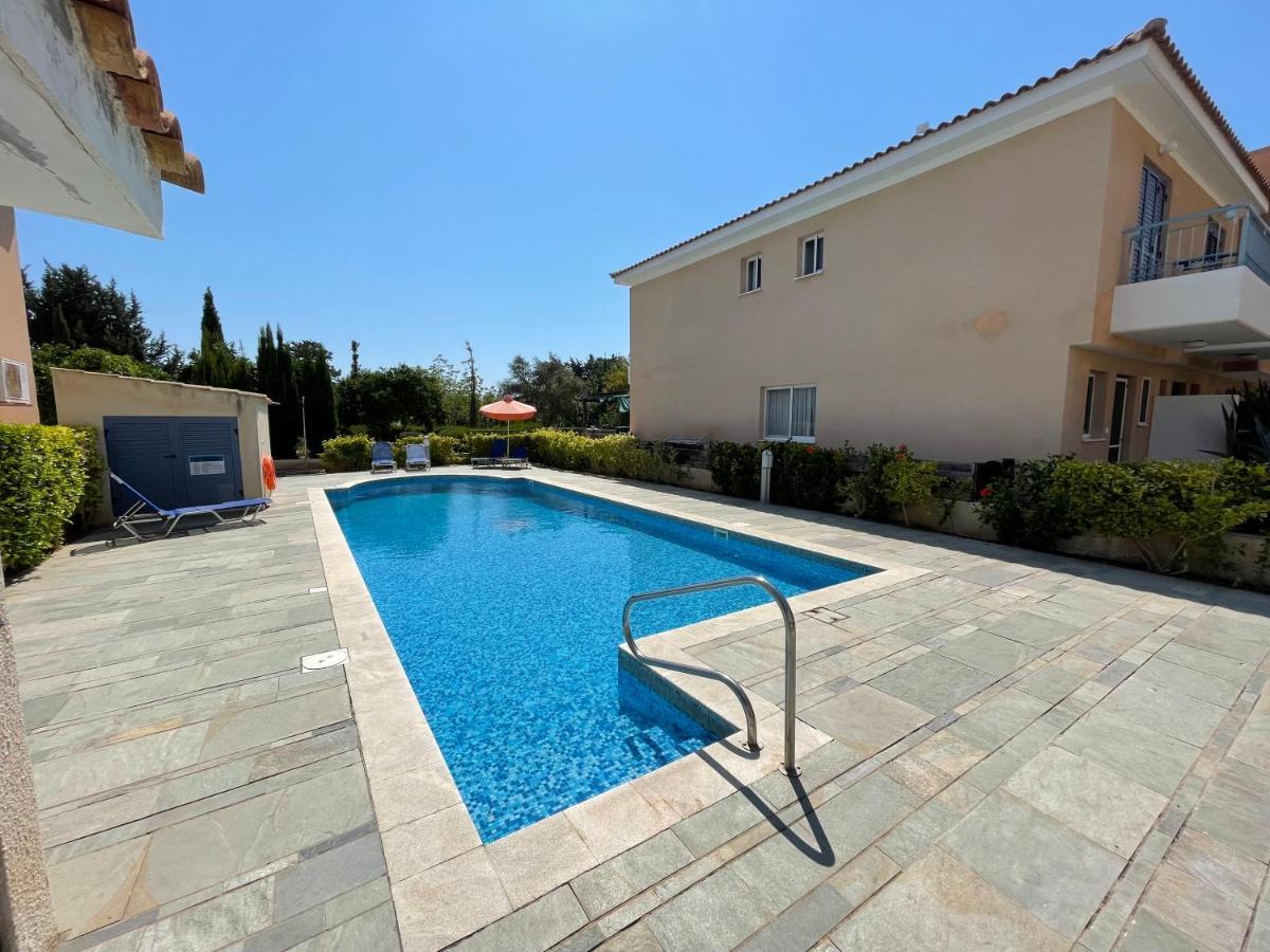 Paphos Iris Village Grand Apartment מראה חיצוני תמונה